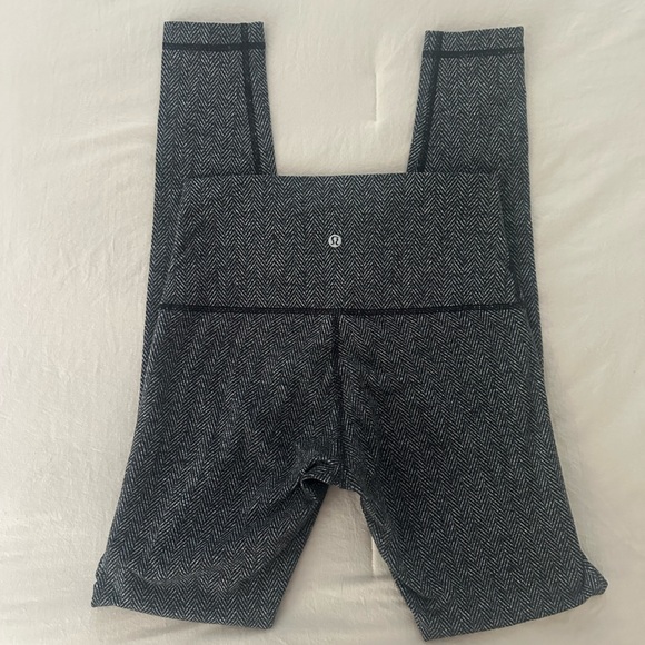 Lululemon leggings - Picture 1 of 4